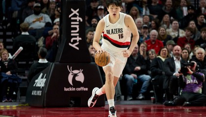 安卓下载-积极是挺积极！杨瀚森半场出战3分49秒 出手1次三分不中&amp;拿到1板