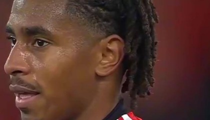 mk体育官网-2-2！穆帅错失良机：本菲卡绝平+差榜首7分，3战强队0胜争冠无望|波尔图|何塞·穆里尼奥|葡萄牙体育|葡萄牙|葡超_新浪体育_新浪新闻